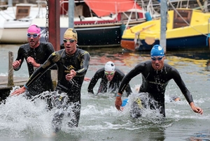 chiemsee-triathlon-schwimmer-foto-ingo-kutsche chiemsee-triathlon-schwimmer-foto-ingo-kutsche