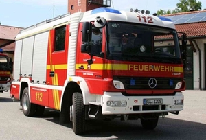 feuerwehrauto-symbolbild feuerwehrauto-symbolbild