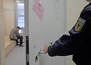 gefaengnis-haftzelle-bundespolizei-2 gefaengnis-haftzelle-bundespolizei-2