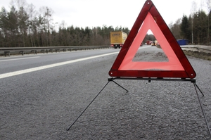 unfall-symbolbild-warndreieck unfall-symbolbild-warndreieck